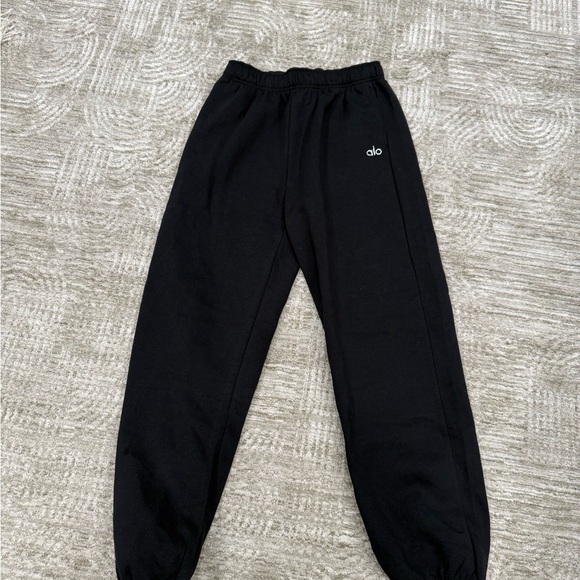 ALO Yoga Women's Black Sweatpants - Picture 5 of 7